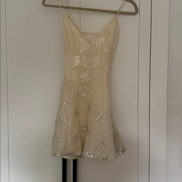 PRINCESS POLLY CREAM DRESS - Picture 3 of 5